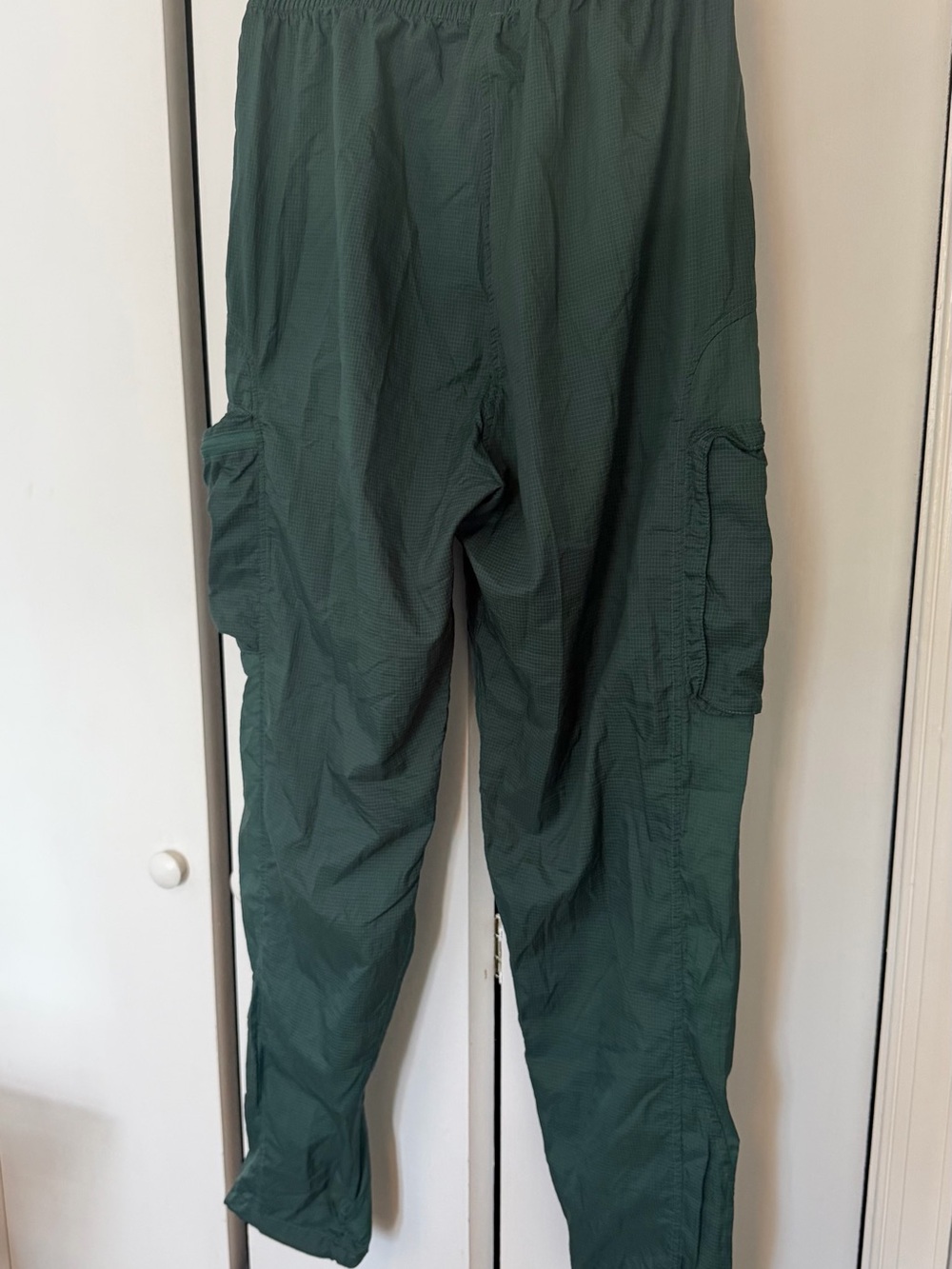Outdoor Voices Dark Green Lightweight Cargo Pants - Picture 4 of 5
